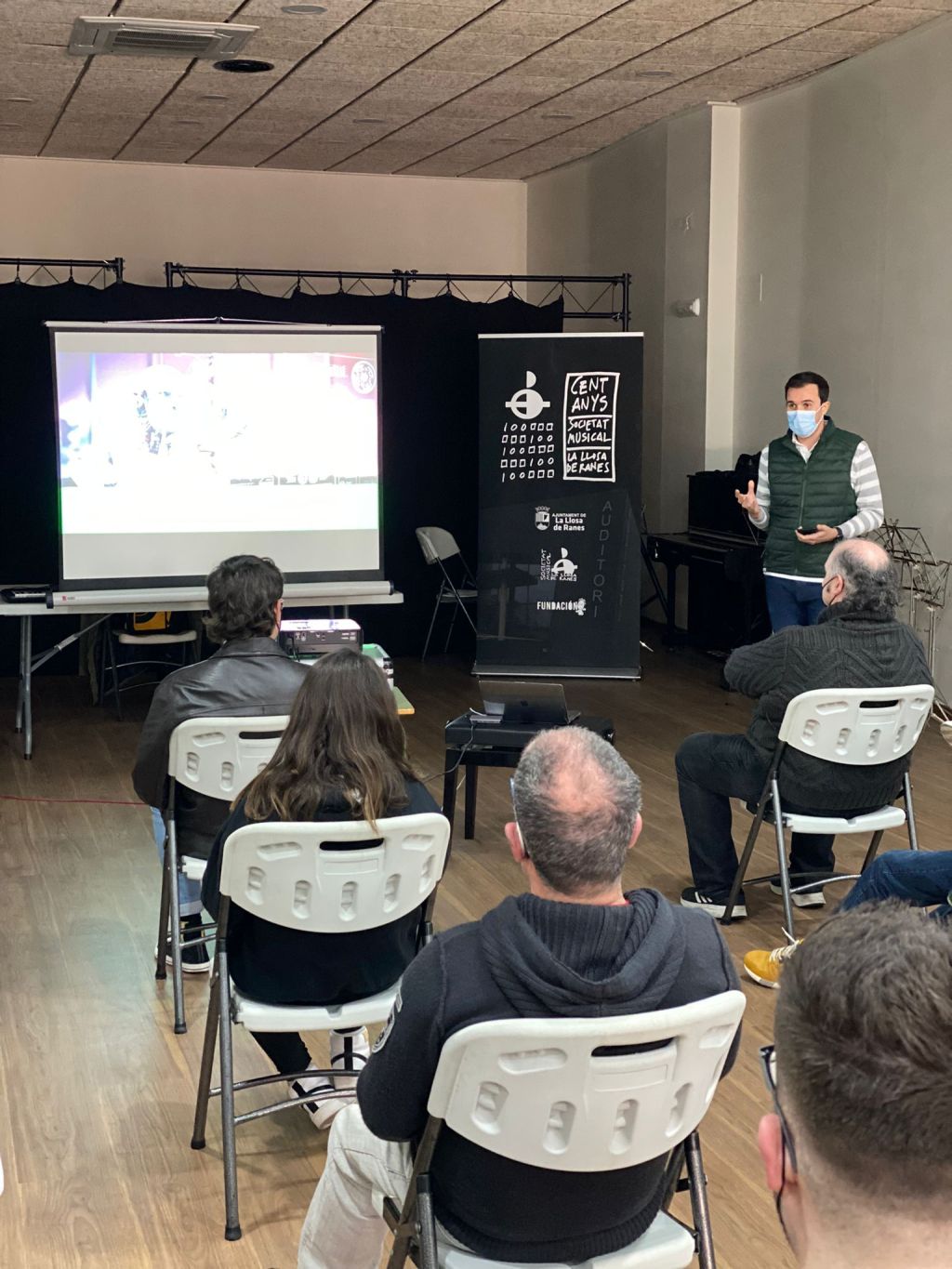 “EL MÚSICO EMPRENDEDOR. Herramientas para vivir de la música en el s.XXI” David&nbsp;Muñoz